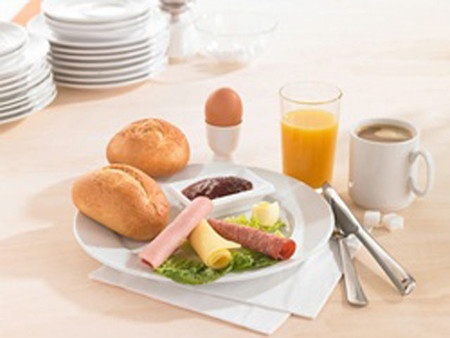 Do nguồn năng lượng ở mức rất thấp nên cơ thể buộc phải lấy năng lượng dự trữ từ gan, khiến gan luôn ở trong tình trạng quá sức.