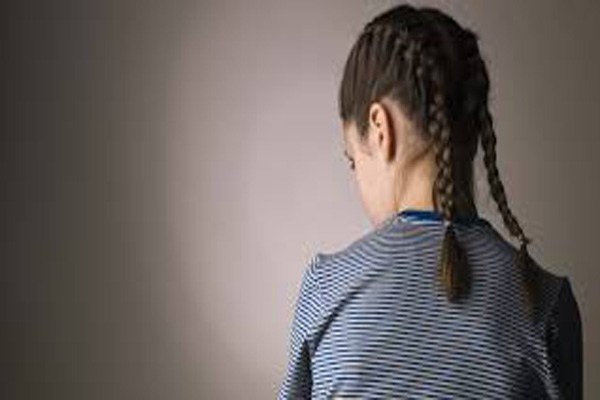 Hãy cho trẻ thấy những tấn bi kịch trong việc sử dụng ma túy, ma túy ảnh hưởng đến sức khỏe và cuộc sống như thế nào, dùng ma túy là nguy hiểm và bất hợp pháp ra sao. Cho bé biết, phải chắc chắn đủ can đảm để từ chối và dạy bé biết cách bảo vệ mình an toàn khỏi ma túy khi đi ra đường một mình.