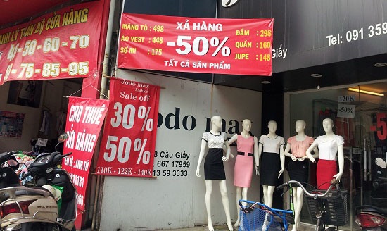 Vi sao nhieu chuong trinh giam gia den 50% khong hut khach? hinh anh