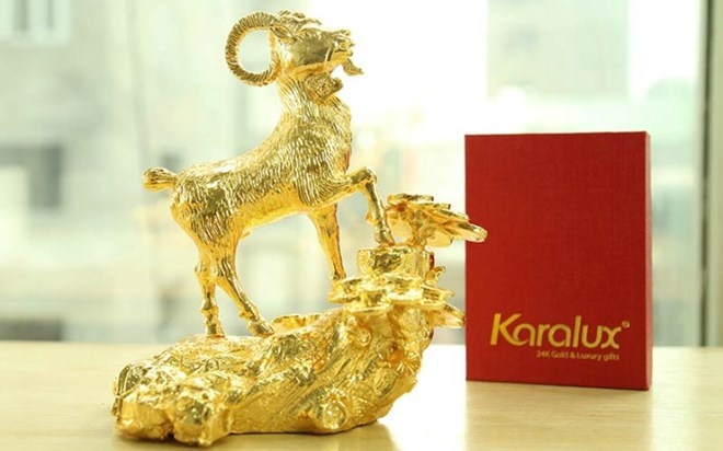 Nua ty mot bo De vang phuc vu dai gia choi Tet hinh anh