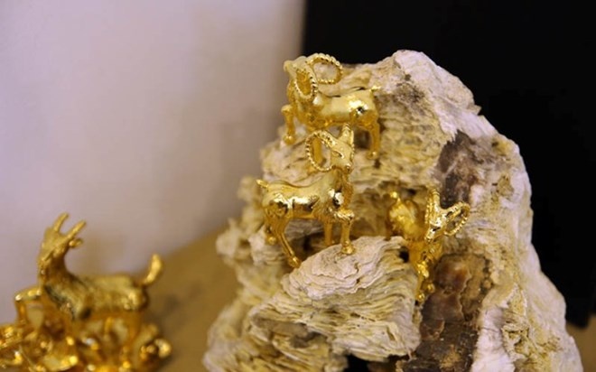 Bộ Tam DƯơng Khai Thái mạ vàng 24k, loại nhỏ có giá bán khoảng 80 triệu đồng.