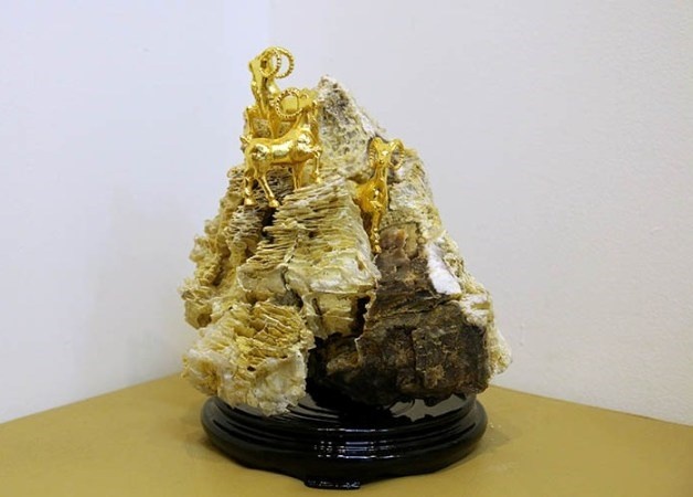 Hình ảnh 3 tượng Dê trên đỉnh hàm ý huy hoàng công danh.