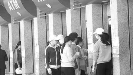 Ngay Tet co lo may ATM het tien? hinh anh