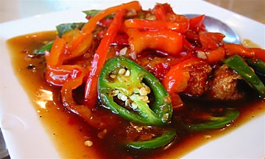 Hạn chế ăn các loại gia vị cay nóng như ớt, tỏi, gừng, tiêu... nên ăn nhạt. Các loại thịt nên ăn như cá nước ngọt, ba ba, vịt, ngan...