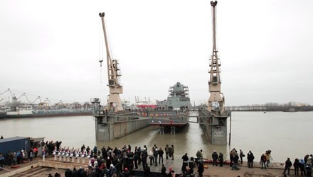 Can canh le ha thuy tau khu truc bat kha chien bai hinh anh