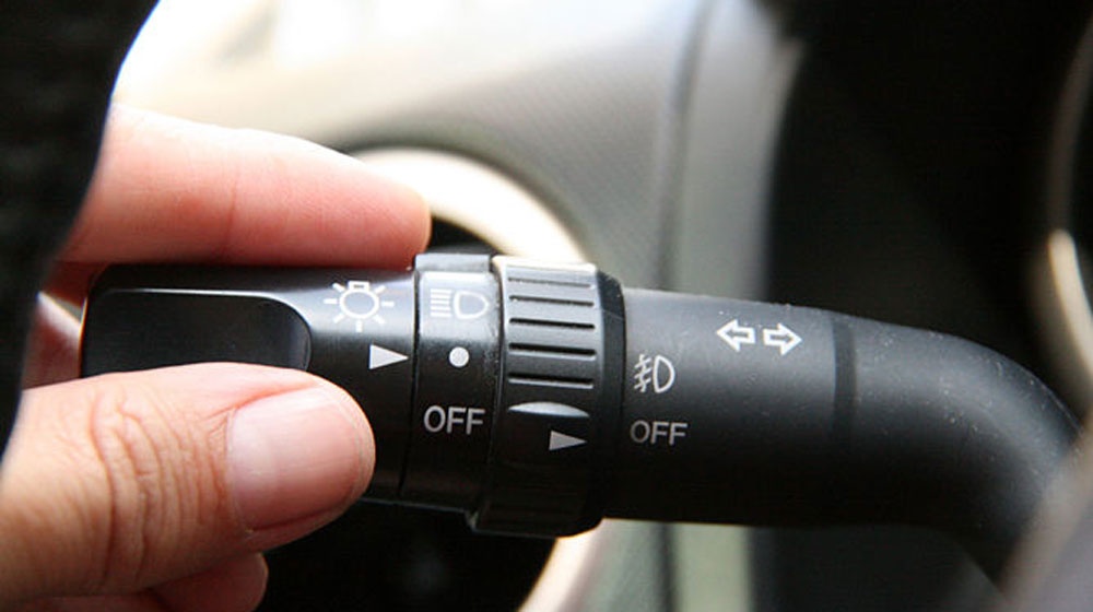 7. 12% “tài xế nam giới” không bao giờ sử dụng đèn xi nhan.