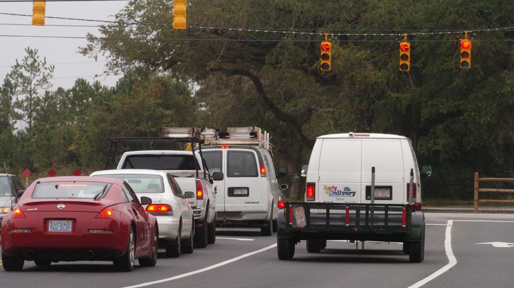 8. Trung bình chúng ta mất 2 tuần của cuộc đời dành cho việc đợi trước đèn giao thông.