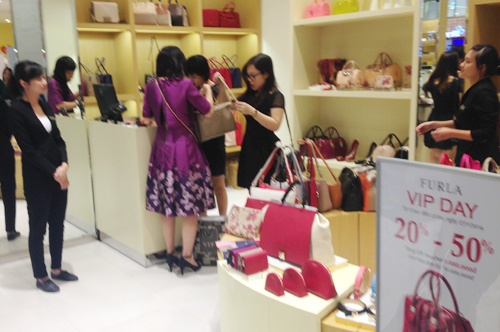 Nguong mat voucher VIP: Hang sang choi deu khach giau hinh anh