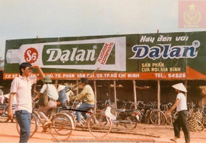 2. Dạ Lan: là một trong 2 ông lớn đình của thị trường kem đánh răng Việt, vào những năm 1993-1994, Dạ Lan từng chiếm đến gần 70% thị phần cả nước. Riêng từ Đà Nẵng trở vào, thị phần của hãng chiếm tới 90%, góp phần đánh bật kem đánh răng Trung Quốc ra khỏi thị trường Việt Nam. 