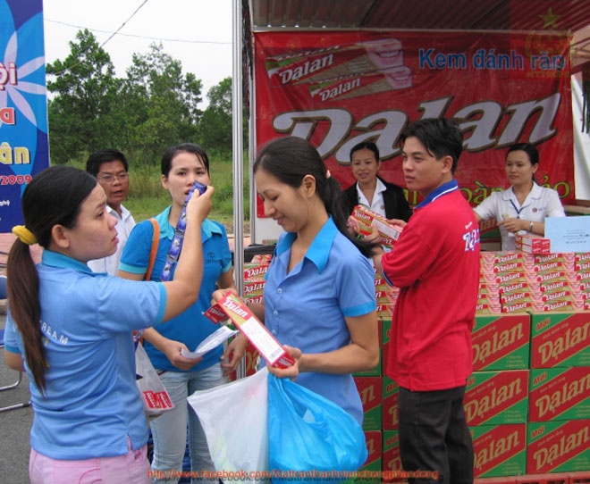 Từ 2009 ông Nhơn đã phục hồi lại nhãn hiệu kem đánh răng Dạ Lan sau hơn 10 năm vắng bóng tại Việt Nam qua công ty Hóa Mỹ phẩm Quốc tế (ICC), nhưng giờ đây, thương hiệu này đã không thể quay về “ngôi vương” như thuở ban đầu. 