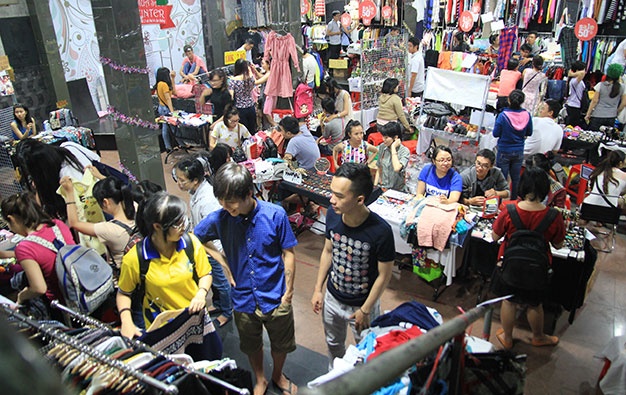 Cho phien Sai Gon: nhon nhip tu sang den dem hinh anh