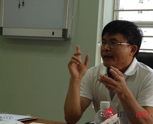 Nguoi dan ong bi liet lam cha o tuoi 40 sau 15 nam chay chua hinh anh