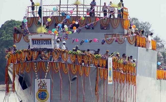 An Do ban tau tuan tra cao toc cho hai quan Viet Nam hinh anh