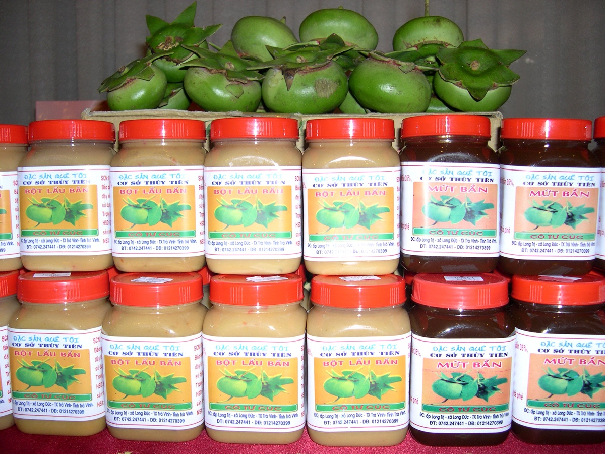 Sản phẩm mứt bần và bột bần của cơ sở Tư Cúc.  Ảnh Ngọc Trinh.