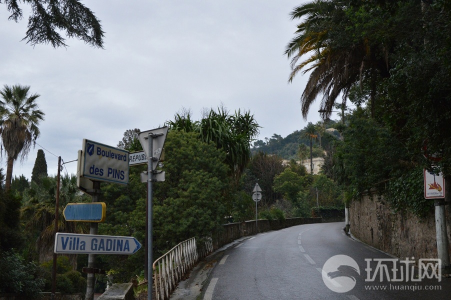 1.	Ông Bạc Hy Lai, cựu Bí thư tỉnh Trùng Khánh (Trung Quốc), bị đưa ra tòa xét xử vào ngày 22/8/2013 tại tòa án thành phố Tế nam, tỉnh Sơn Đông, với các tội danh nhận hối lộ, tham ô và lạm dụng quyền lực. Tạp chí Caijing cho biết, số tiền ông Bạc bị cáo buộc nhận hối lộ là 20 triệu nhân dân tệ (<abbr class=