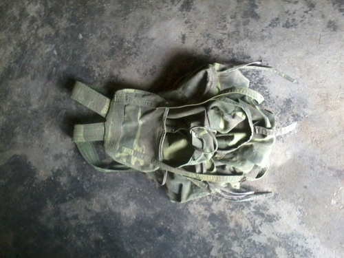 Dụng cụ bào đục dùng để lấy huyết hầu vón cục trên đá. 