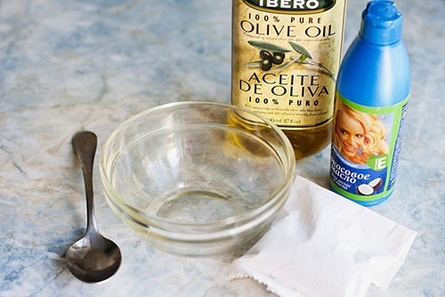 Bạn cần chuẩn bị đầy đủ các dụng cụ và nguyên liệu cần thiết.