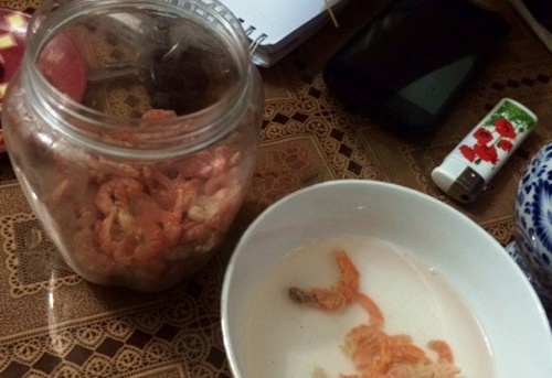 Tôm khô nghi bằng nhựa ở TP. Hồ Chí Minh.