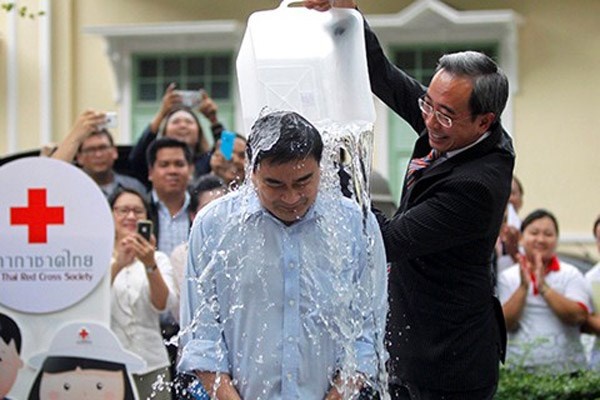 Pete Frates mong muốn bằng việc cảm nhận được một khoảnh khắc tê cứng ấy, mọi người sẽ có những hành động thiết thực để giúp đỡ các bệnh nhân mắc bệnh ALS. Lời thách đố của Pete Frates là mọi người tự đổ xô nước lạnh lên đầu mình, đưa video lên Facebook, Instagram hoặc các mạng xã hội khác và thách đố 3 người bạn của mình thực hiện thử thách này trong vòng 24 giờ, hoặc quyên góp 100USD (hơn 2 triệu đồng) cho quỹ ALS. 