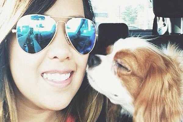 Tinh thần quên mình vì người khác của y tá người Mỹ gốc Việt đáng để cả thế giới nể phục, cô gái này dù bị nhiễm bệnh và phải cách ly điều trị nhưng luôn thể hiện tinh thần lạc quan, vui vẻ, không hề tỏ ý trách móc hay hối hận. Điều kỳ diệu nhất là cô đã khỏi bệnh và được chính tổng Thống Obama chào đón, con chó yêu quý của cô cũng được thử nghiệm Ebola và cho kết quả âm tính.