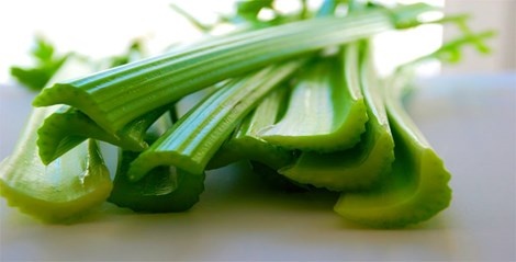 Cần tây có một hợp chất gọi là 3-n-butyl phthalide có tác dụng làm giảm huyết áp. Hình minh họa.