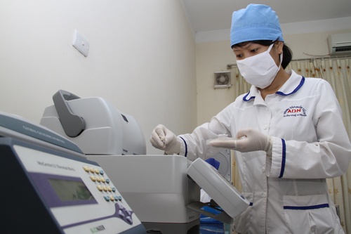 Ảnh minh họa cho việc xét nghiệm ADN.