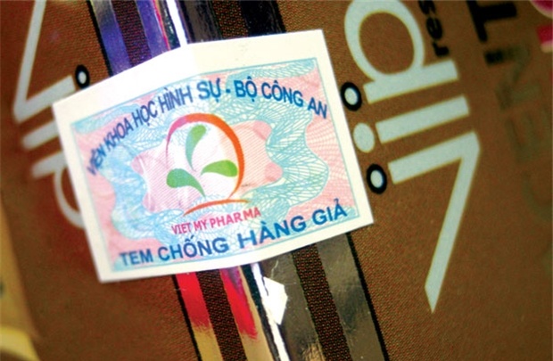 Hang gia: Bong den cuoi nam hinh anh