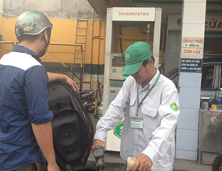 Xang E5 se giam gia hinh anh