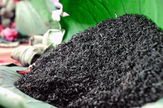 Che sen Tay Ho thuong Tet: Gia chuc trieu van chay hang hinh anh