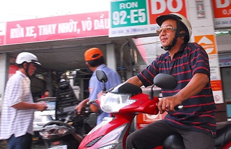 Xang E5: Cac hang xe noi gi? hinh anh