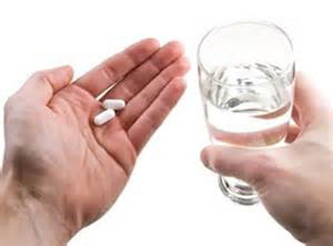 Để điều trị chứng bệnh này, thường phải dùng đến thuốc kháng sinh. Trong trường hợp hiếm hoi, mùi hôi có thể gây ra do sử dụng băng vệ sinh quá 8 tiếng đồng hồ gây ra nhiễm khuẩn và hội chứng sốc nhiễm độc (một căn bệnh nghiêm trọng gây ra bởi các vi khuẩn tụ cầu khuẩn).