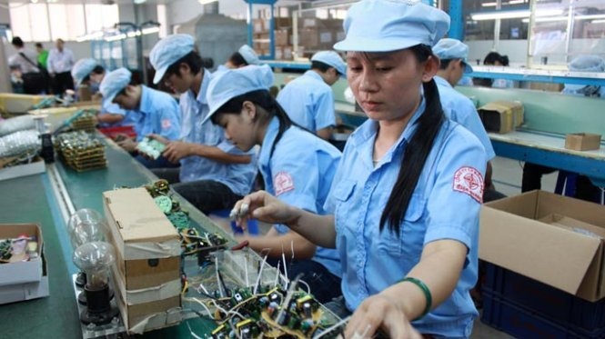 Hàng chục triệu lao động hồi hộp chờ thưởng tết.