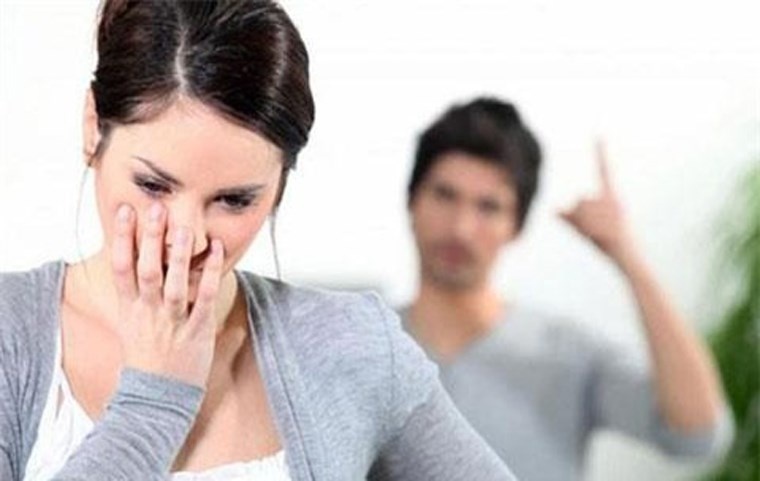 Hẹp bao quy đầu. Là hiện tượng da quy đầu cậu nhỏ không kéo xuống được ngay cả khi cương cứng. Phần lớn nam giới sinh ra đều bị hẹp, khi lớn lên quy đầu sẽ tự tuột ra. Trường hợp da quy đầu không tự tuột sẽ cần phẫu thuật cắt một phần hoặc toàn bộ.