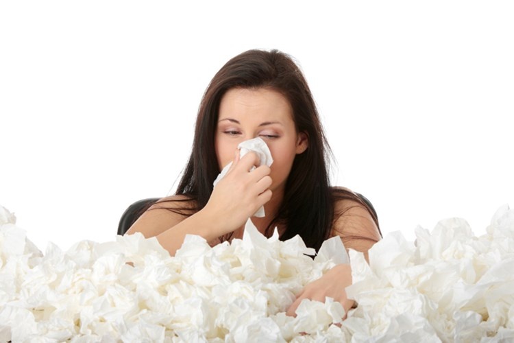 Nghẹt mũi, giảm độ nhạy khướu giác. Khoảng 80 – 90% bệnh nhân được chẩn đoán ung thư mũi xác nhận từng đối diện với chứng nghẹt mũi, giảm độ nhạy khướu giác. Thông thường, nghẹt mũi chỉ xuất hiện ở 1 bên, khi khối u còn nhỏ.