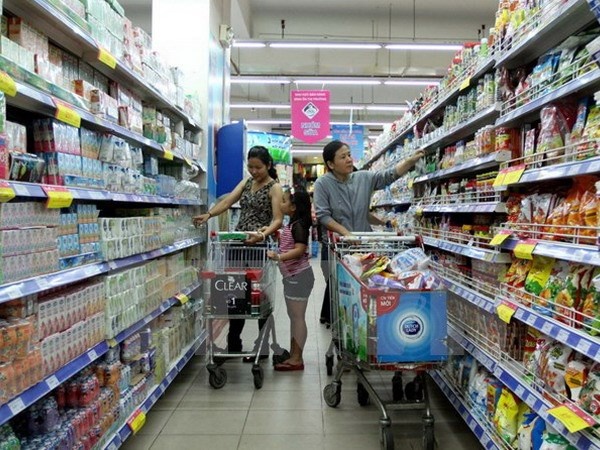 Hang tieu dung van 'co thu' du gia xang da giam lien tiep hinh anh