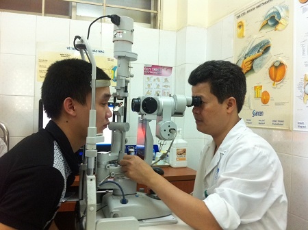 Co hoi nhin thay cho nguoi mu hinh anh