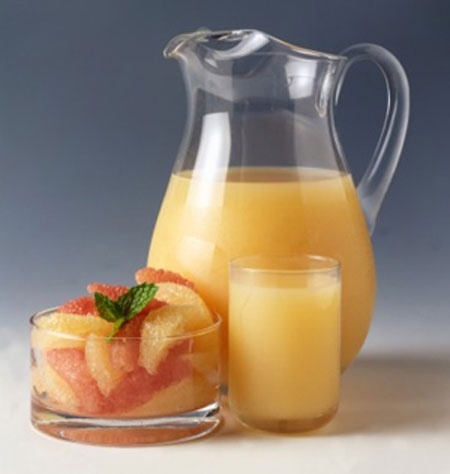  Nước ép bưởi có chứa lycopene, một phytochemical với tính chất chống oxy hóa mạnh mẽ, giúp chống lại các gốc tự do trong cơ thể.