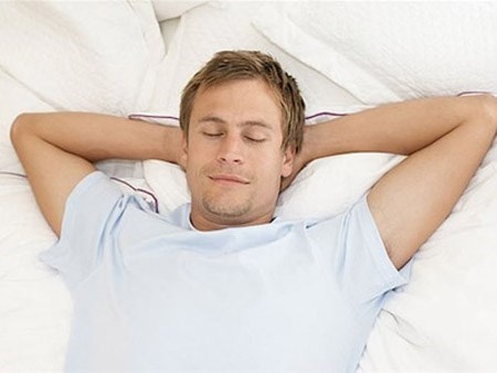 Cảm giác khó “lên đỉnh”. Các chàng cho rằng sử dụng bao cao su sẽ hạn chế cảm giác “lên đỉnh”. Trong trường hợp này, bạn cần nói chuyện nhẹ nhàng và cứng rắn với chàng về khả năng mang thai ngoài ý muốn và sức khỏe tình dục của hai bạn.