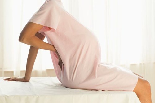 Hiện nay, chưa có cách chữa trị hay vắc xin phòng chống nhiễm trùng do virus herpes. Bởi vậy, cách tốt nhất là bạn phải phòng ngừa, ngăn chặn bệnh. Khi chuẩn bị mang thai, bạn nên đến bác sĩ để kiểm tra sức khỏe. Quá trình khám tiền sinh này sẽ giúp bạn biết được về tiền sử bệnh và được tư vấn để phòng bệnh hiệu quả.
