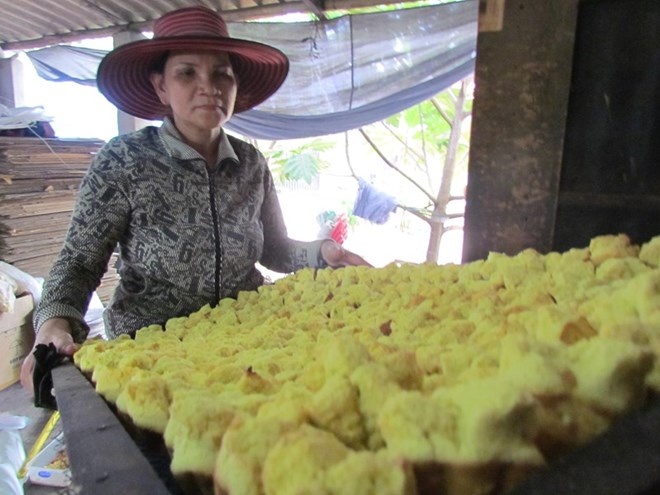 Lo banh thuan truyen thong danh thuc ky uc Tet xua ngheo kho hinh anh