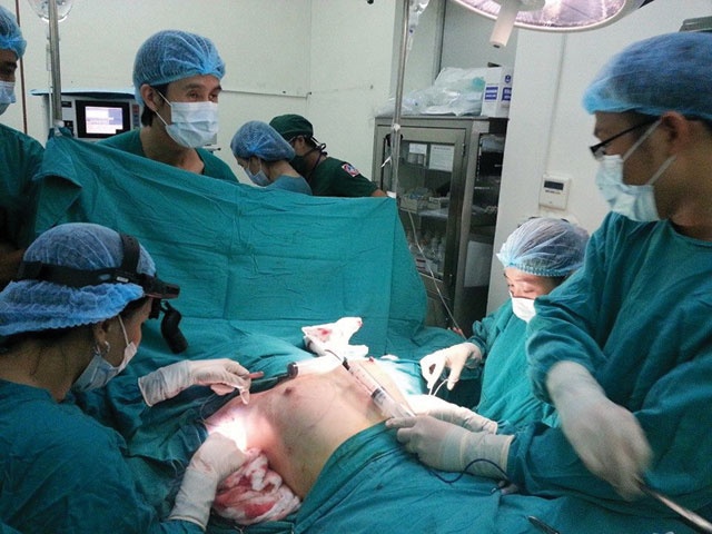 Một ca phẫu thuật lại ngực.