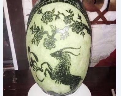 350.000 dong/qua dua hau 10 kg khac hinh de chung Tet At Mui hinh anh