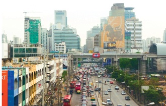 Cuoc dua dau tu vao Lao hinh anh