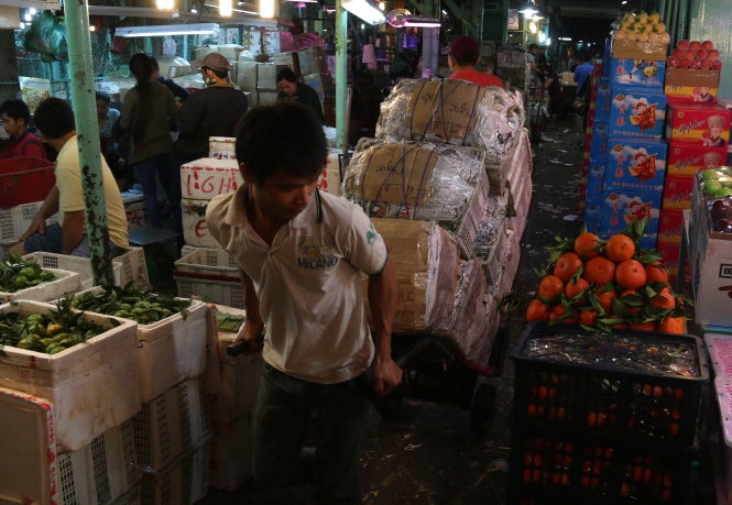 Xang dau giam gia: Nha xe, thuong lai huong tron hinh anh