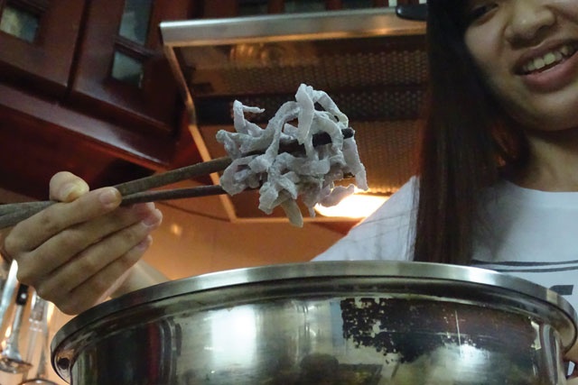 Thuc pham Tet nha lam bung no tren mang hinh anh