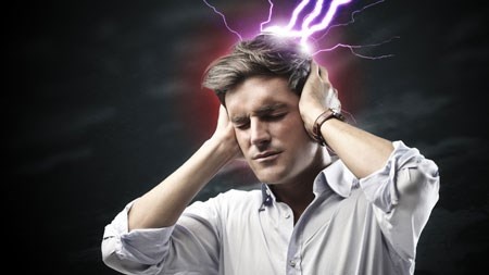 Chứng cuồng dâm còn gặp trong một số bệnh có tổn thương thực tổn ở não như bệnh Alzheimer, liệt tiến triển (giang mai thần kinh), lạm dụng thuốc chữa bệnh Parkinson, ma túy nhóm kích thần nhóm amphetamin (ecstasy, ma túy đá).