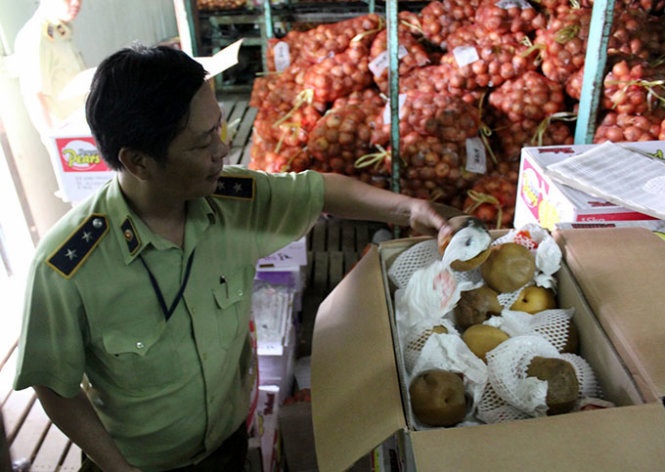 TP HCM phat hien hang chuc tan trai cay thoi hinh anh