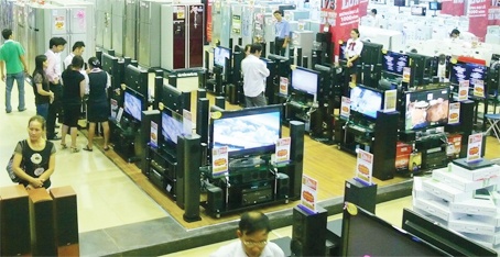 Khoc liet kinh doanh sieu thi dien may hinh anh