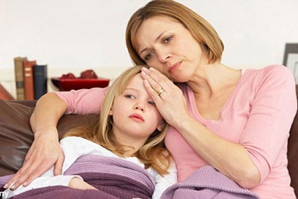 Dieu can thiet cha me phai lam khi con bi ung thu hinh anh