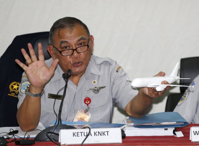 Indonesia bac tin co truong QZ8501 roi ghe dieu khien hinh anh